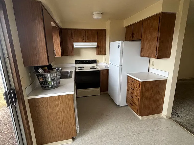 1 Bedroom 1 Bathroom at Hollywood Park Apartments — Photo 19