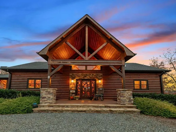 9 Kensington Dr, Mineral Bluff, GA 30559