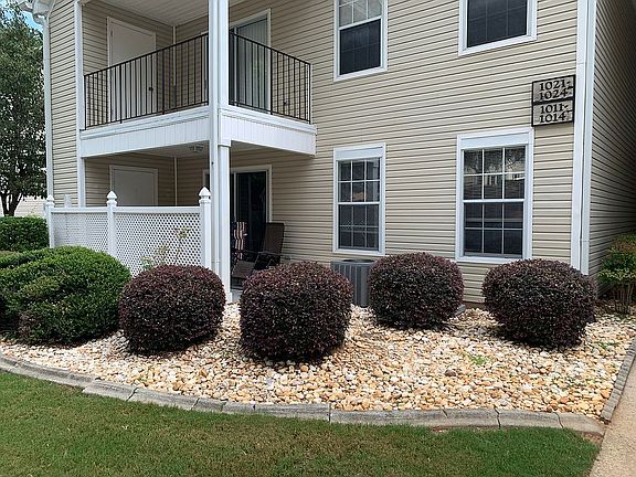 2nd image of 1011 Ridgefield Dr