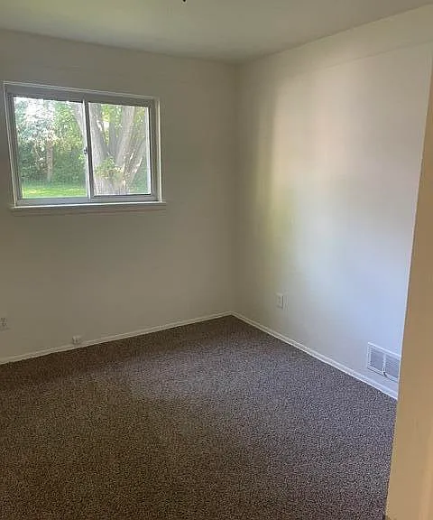 8375 Hillcrest Blvd — Photo 8