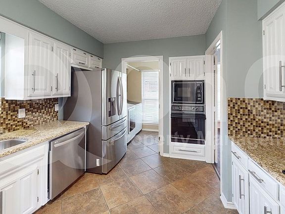 3rd image of 2210 Ridgewood