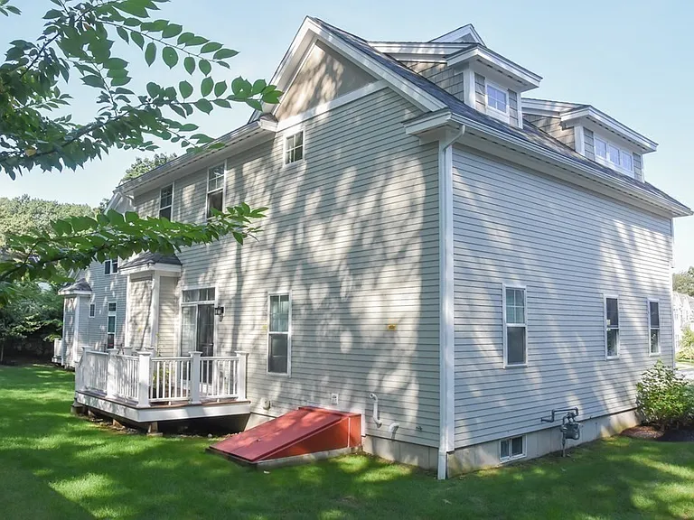 33 Boardwalk Dr #33 — Photo 24