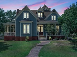 207 E Texas St, Calvert, TX 77837