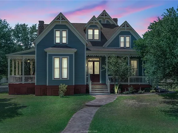 207 E Texas St, Calvert, TX 77837