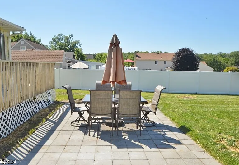 35 Troy Rd — Photo 18
