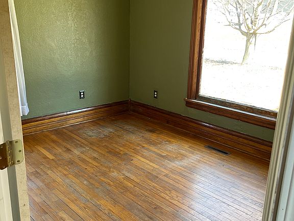 5th image of 514 S Main St