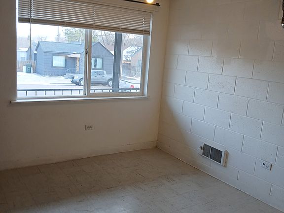 4th image of 1051 S 4th Ave #23