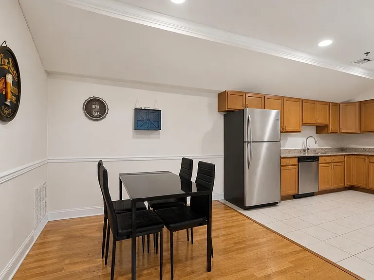 218 Jackson St #7 — Photo 16