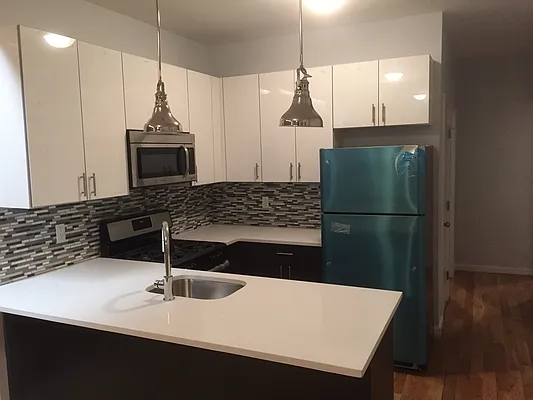 Rented by Highline Residential | media 34