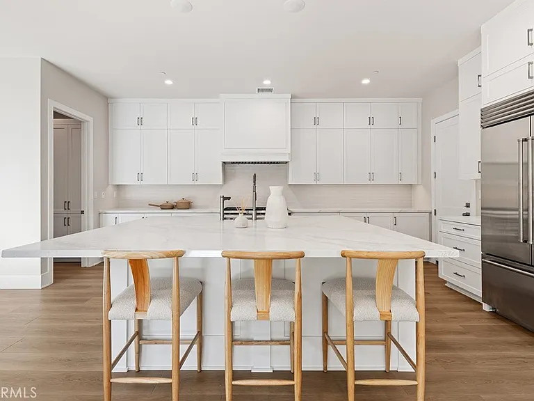 207 Alora — Photo 20