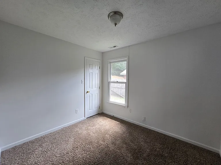 1521 Kara Ct — Photo 18