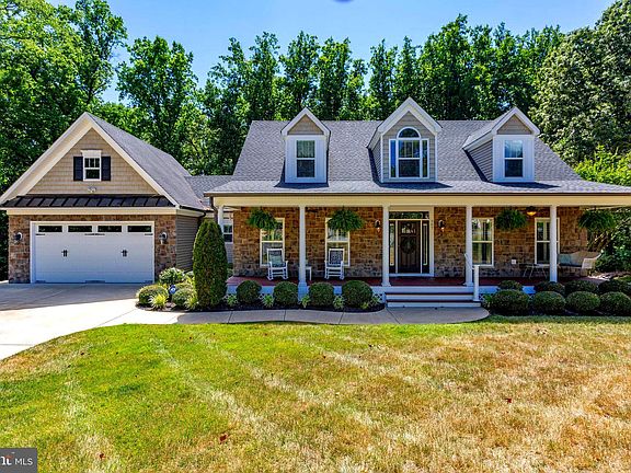 3rd image of 307 Greenwood Dr