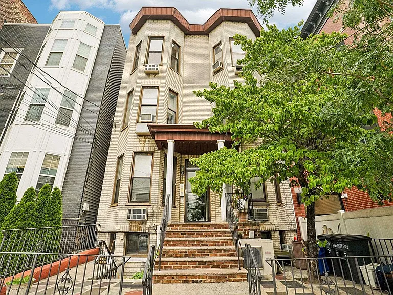 82 Manhattan Ave #6 — Photo 1