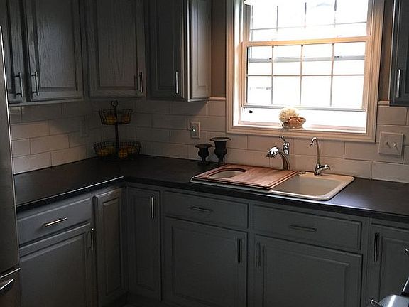 2nd image of 507 Dean Dr