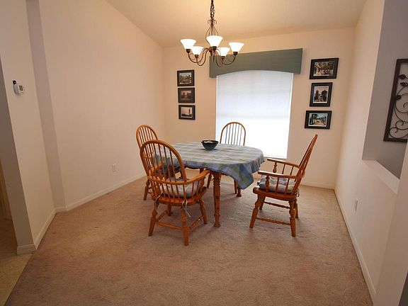 5th image of 592 W Bianca Cir