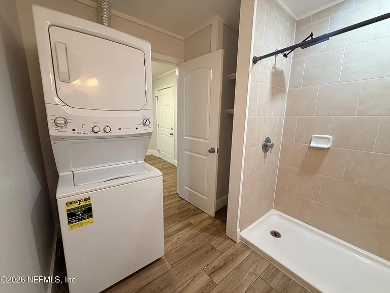 1226 Clark St — Photo 9