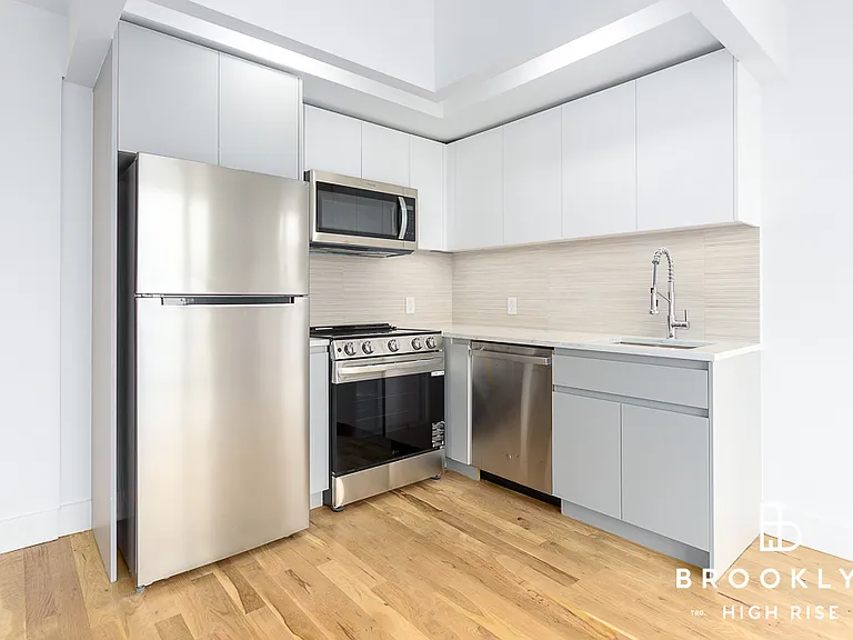 2667 Fulton St #2G — Photo 7