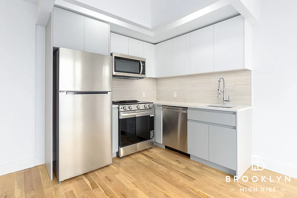 Building Photo - 2667 Fulton St #5L