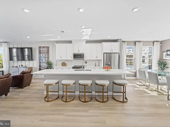 43883 Circuit Sq, Ashburn, VA 20147