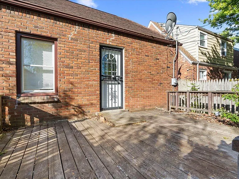 10042 Grayton St — Photo 24