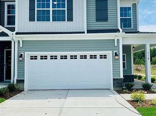 716 Creekway Dr, Fuquay Varina, NC 27526
