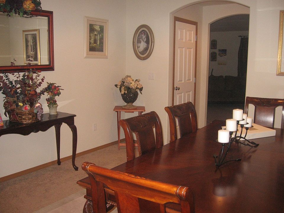 2nd image of 333 Helen St