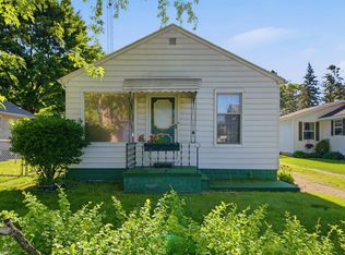 617 Saint James St, Marysville, MI 48040