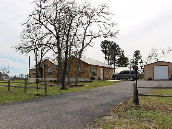 3rd image of 118 Cattlemens Dr