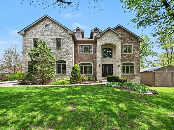 5875 Alabama Ave, Clarendon Hills, IL 60514