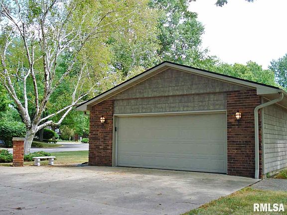 4th image of 10 Hackberry Cir