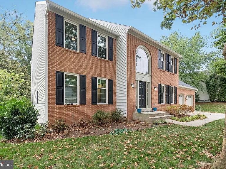 1291 Mason Mill Ct — Photo 3