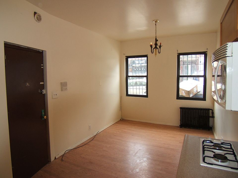2nd image of 353 Tompkins Ave APT 1L