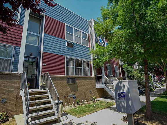2nd image of 593 Schroeders Ave
