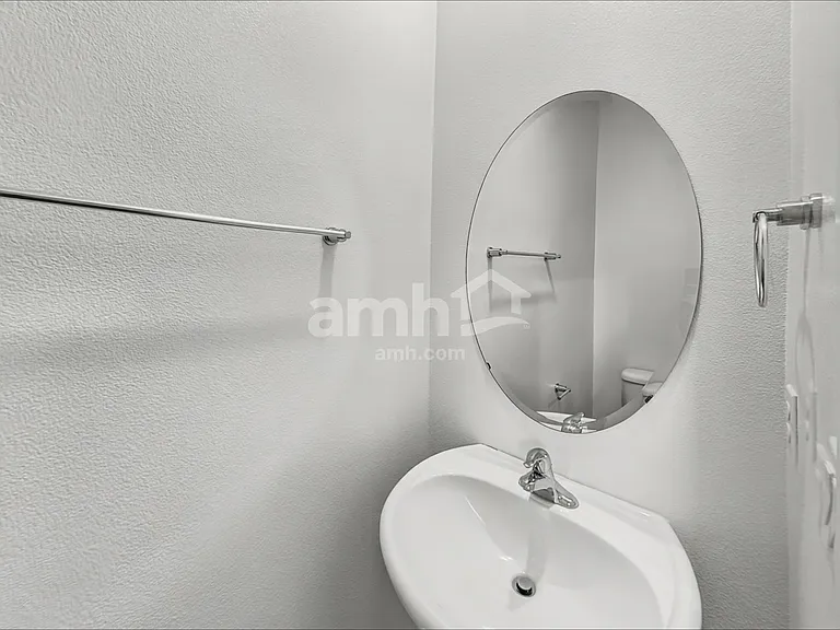 1219 W 15th Ave — Photo 7