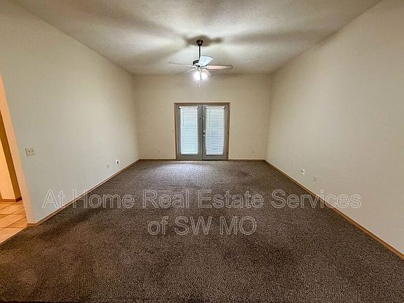 4th image of 1091 N Northwood
