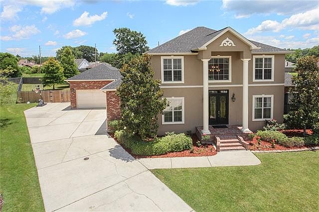 1st image of 225 Oxbow Dr