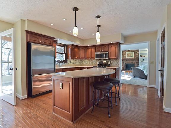 5th image of 5947 Saint Fillans Ct W