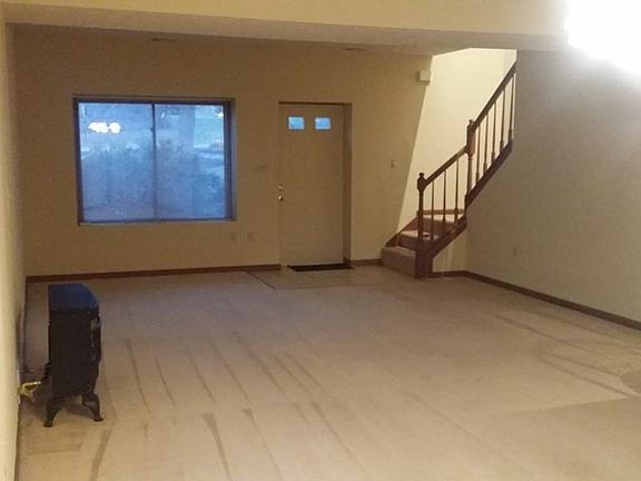 2nd image of 552 Main St Suite B