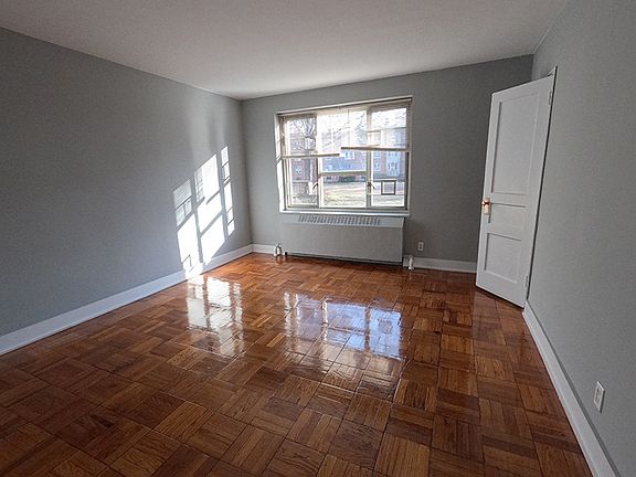 5th image of 188-45 E 71st Cres #3