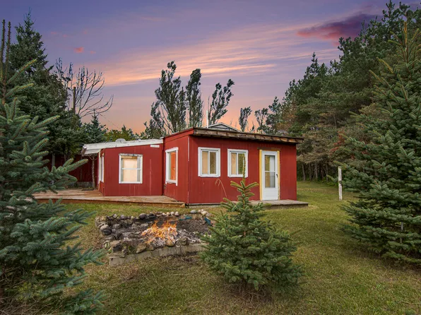 309 Creekside Dr, Levering, MI 49755