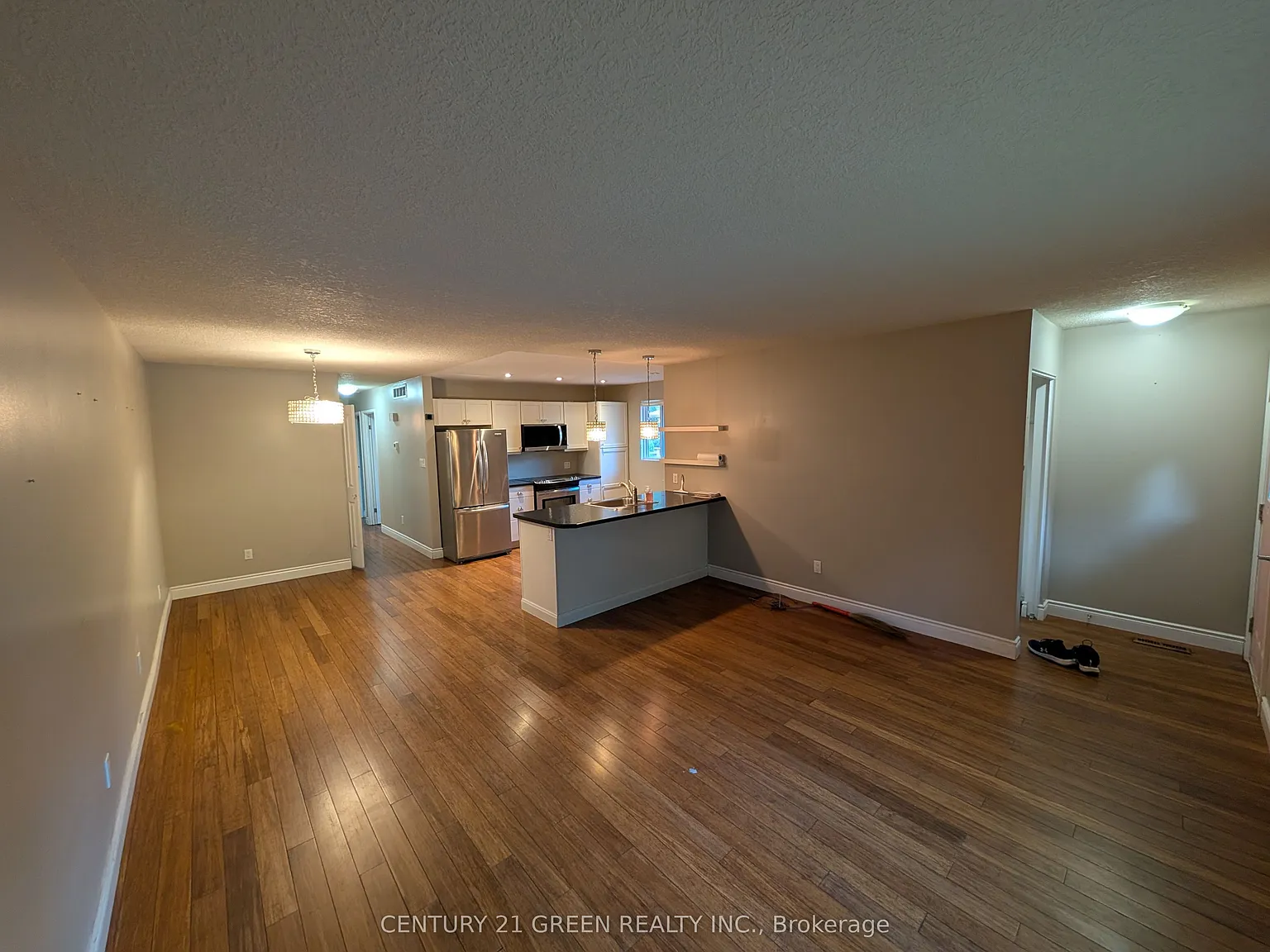 5 bed, $2,950 — Photo 4