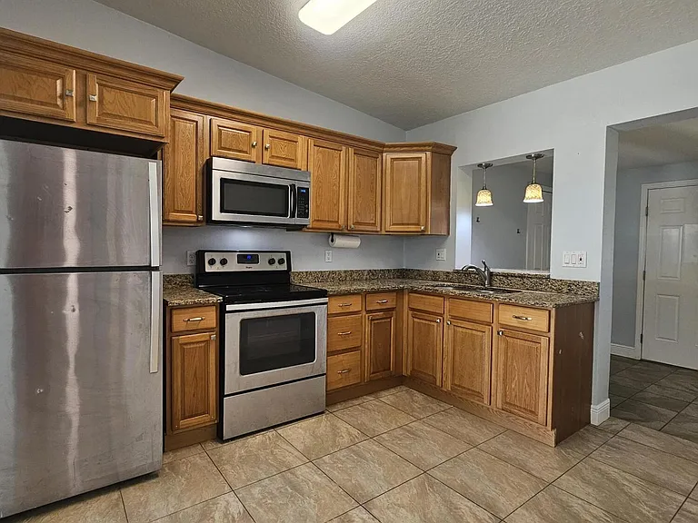 135 Roosevelt Ave #135A — Photo 8
