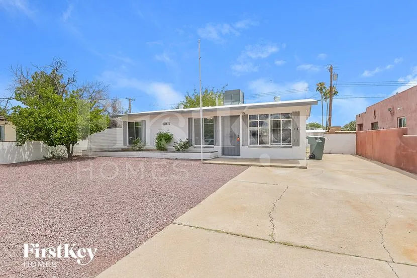 3 bed, 2.0 bath, 1250 sqft, $1,800 — Photo 1