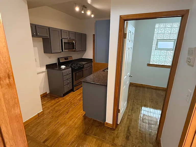 6355 N Lakewood Ave #1E — Photo 6
