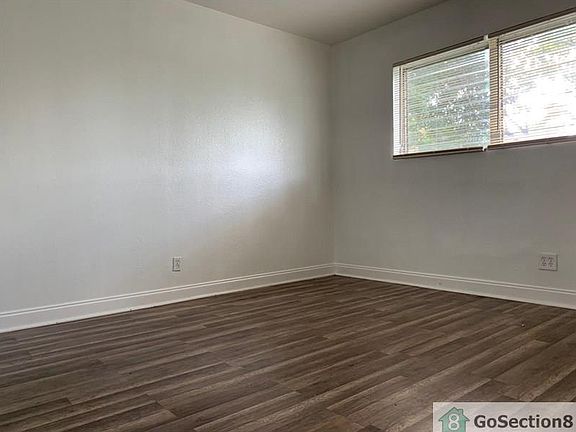 4th image of 1951 NE 167th St APT 13