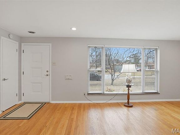 4th image of 4100 Whippoorwill Dr