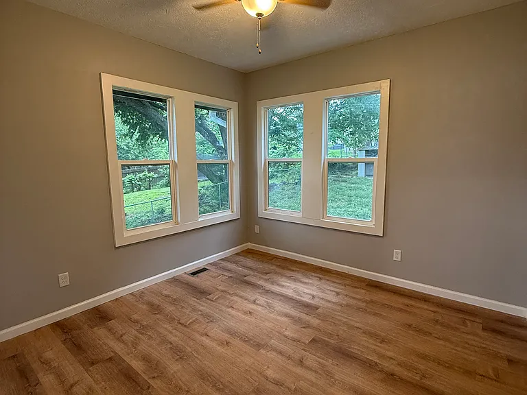 2914 Nicholas St — Photo 10