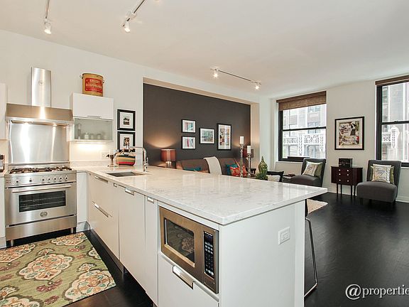4th image of 6 N Michigan Ave Unit 505
