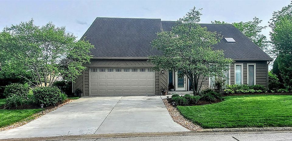 1st image of 6249 Sleepy Hollow Ln