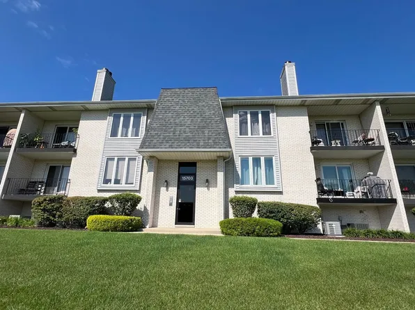 15703 Lake Hills Ct Unit 2N, Orland Park, IL 60462